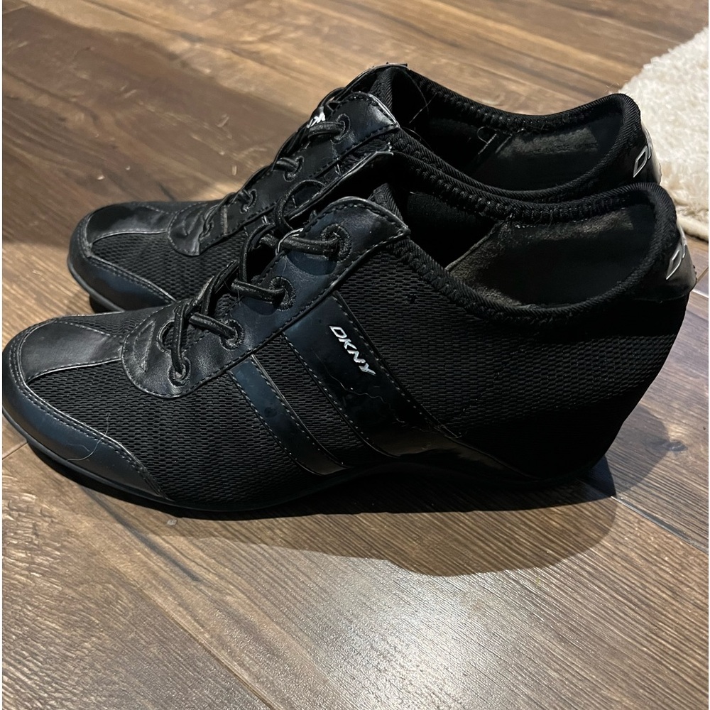 Size 8.5 DKNY high heel shoes